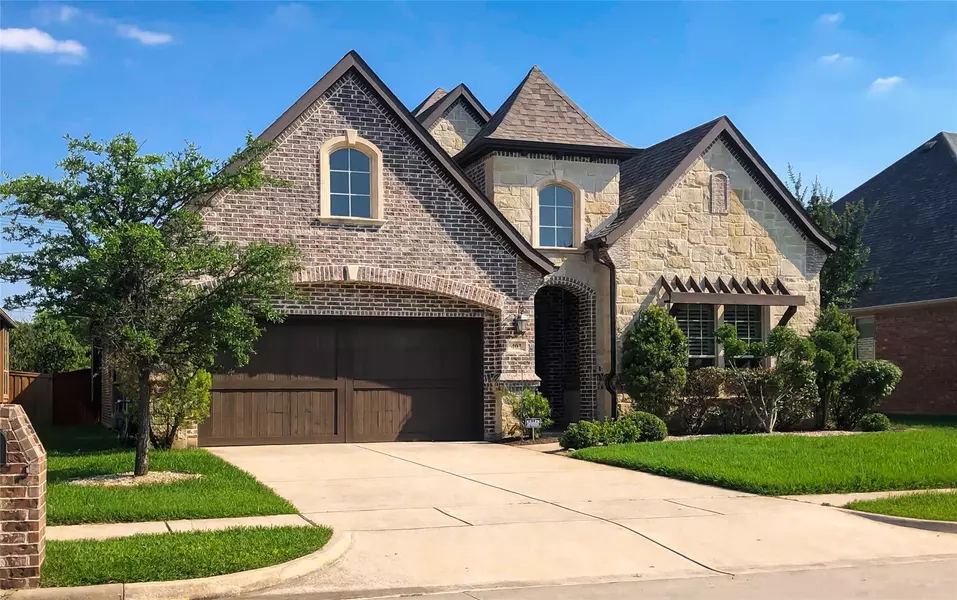 403 Running Bear Court, Euless, TX 76039