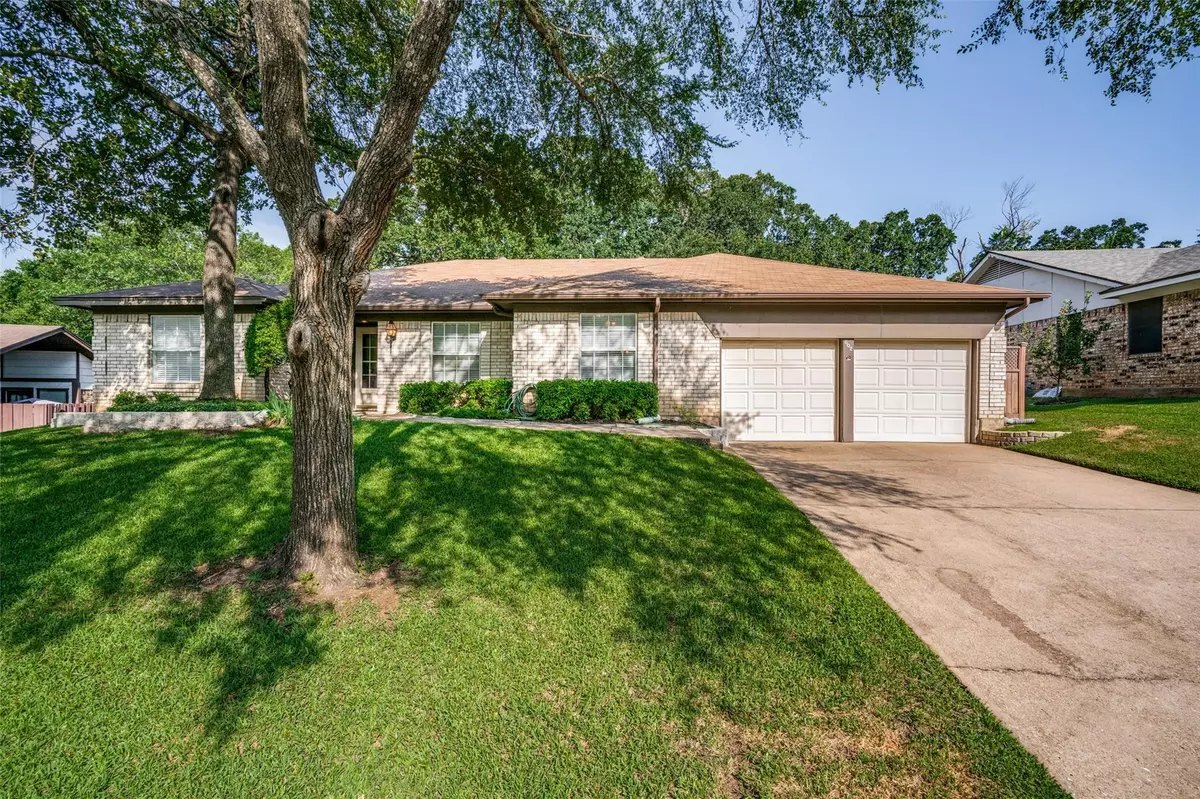 Euless, TX 76040,602 Live Oak Drive