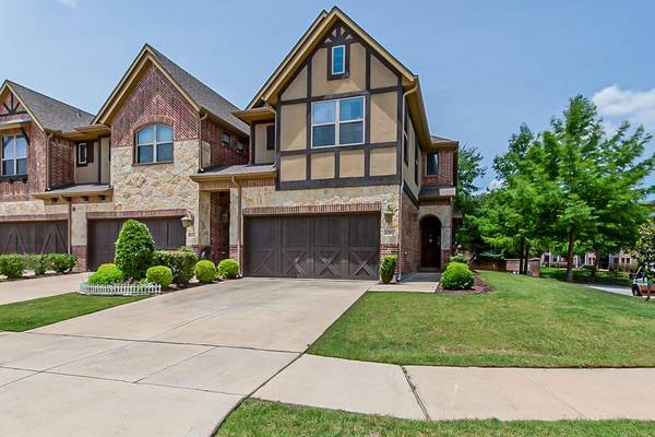 910 Brook Forest Lane, Euless, TX 76039