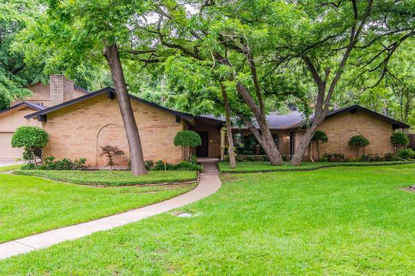 207 Shenandoah Drive, Euless, TX 76039