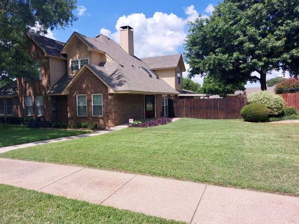 2911 Normandy Court, Euless, TX 76039