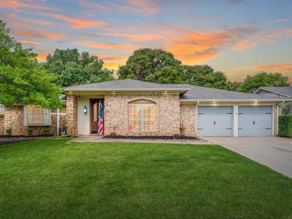 406 Evans Drive, Euless, TX 76040