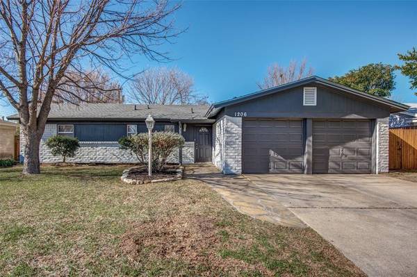 1206 David Drive, Euless, TX 76040