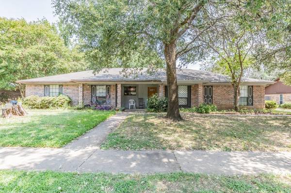 764 Little Creek Drive, Euless, TX 76039