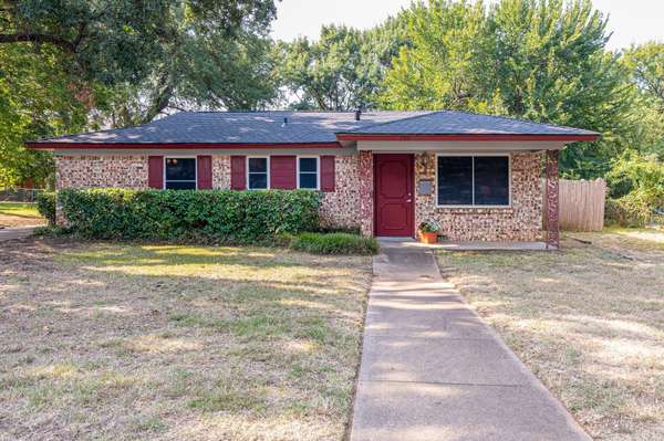 709 W Mills Drive, Euless, TX 76040