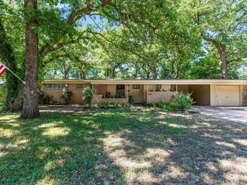 1402 W Lavender Lane, Arlington, TX 76013