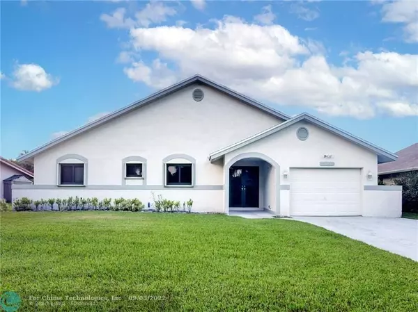 10206 NW 71st Pl, Tamarac, FL 33321