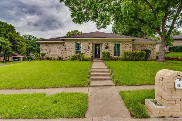 901 Chestnut Oak Court, Euless, TX 76039