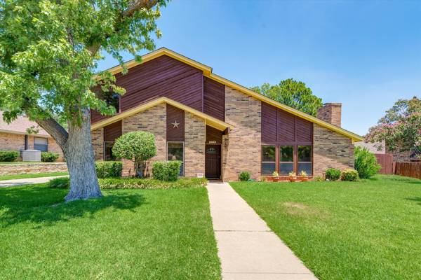 2033 Oakmeadow Street, Bedford, TX 76021