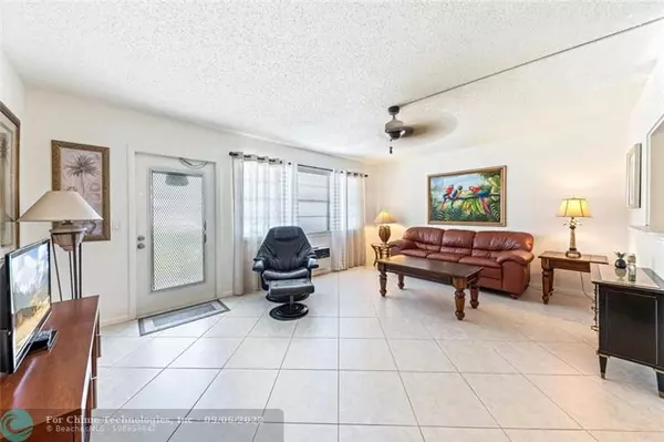 Deerfield Beach, FL 33442,74 Farnham D  #74