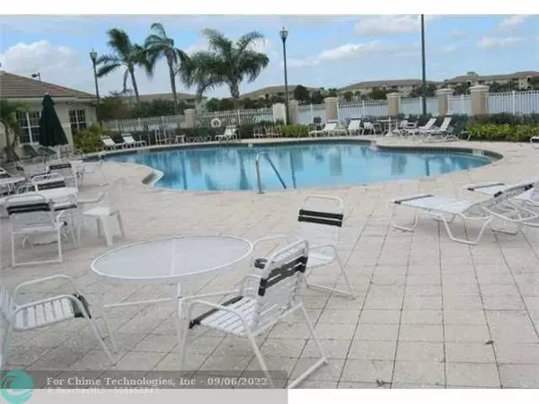 Coconut Creek, FL 33073,5021 Wiles Rd  #207