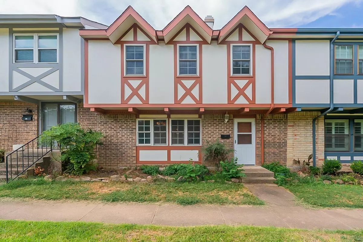 Arlington, TX 76013,352 Westview Terrace