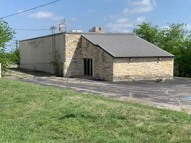 1806 W Pearl Street, Granbury, TX 76048