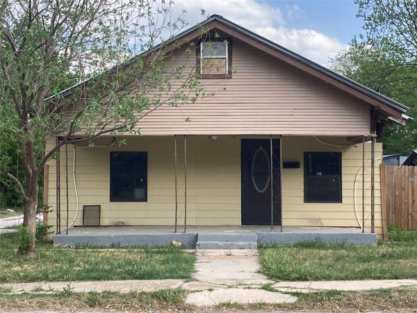 1906 Avenue J, Brownwood, TX 76801