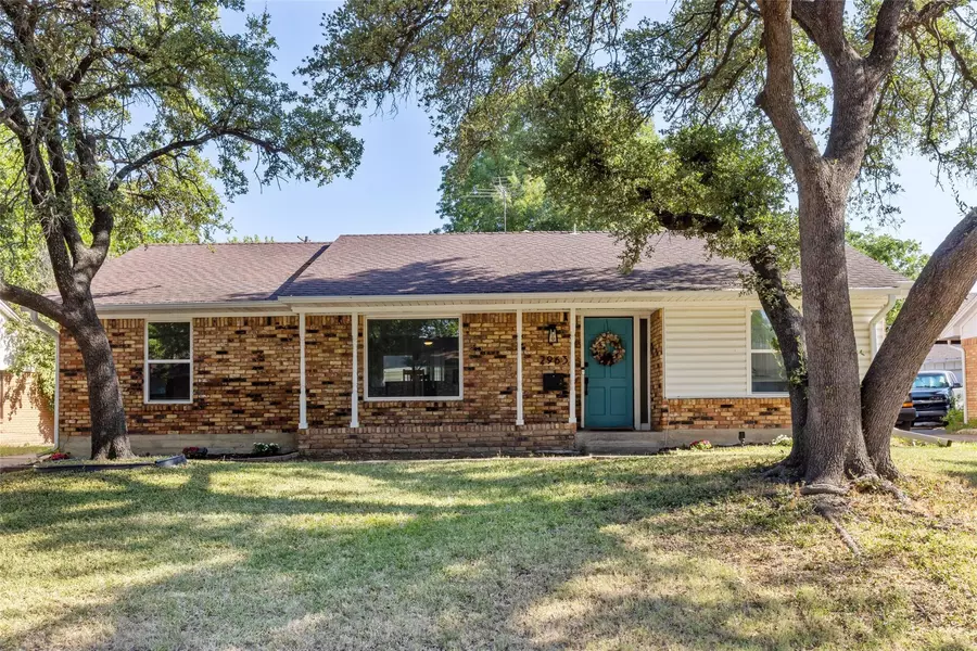 2963 Dothan Lane, Dallas, TX 75229