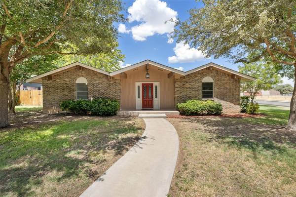 2401 Good Shepherd Drive, Brownwood, TX 76801