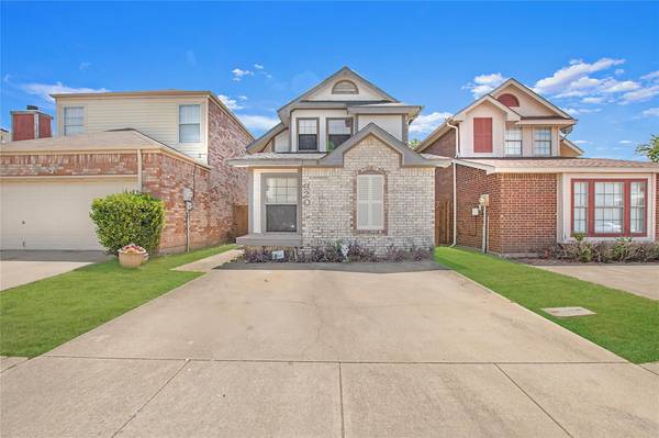 920 Fairbanks Circle,  Duncanville,  TX 75137