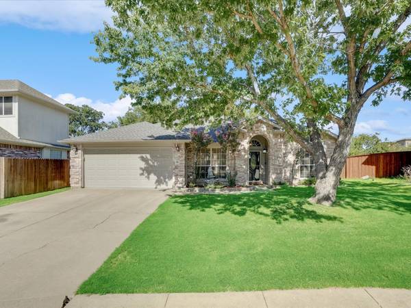 119 Crestview Drive, Arlington, TX 76018