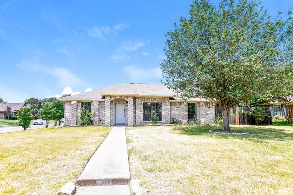 8201 Meadowlark Lane, Rowlett, TX 75088