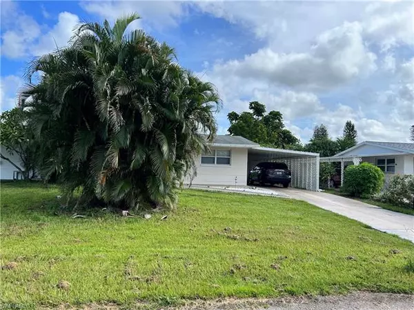 Lehigh Acres, FL 33936,1113 Vineyard PL