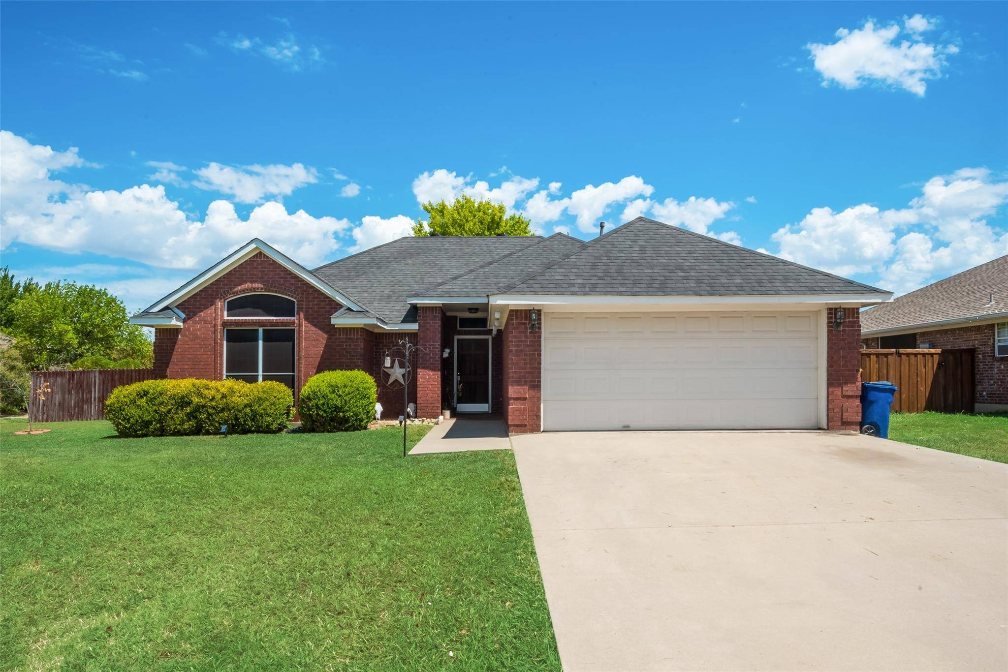 218 Dove Meadows, Krum, TX 76249