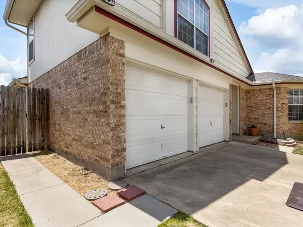 Mansfield, TX 76063,606 Hollyberry Drive