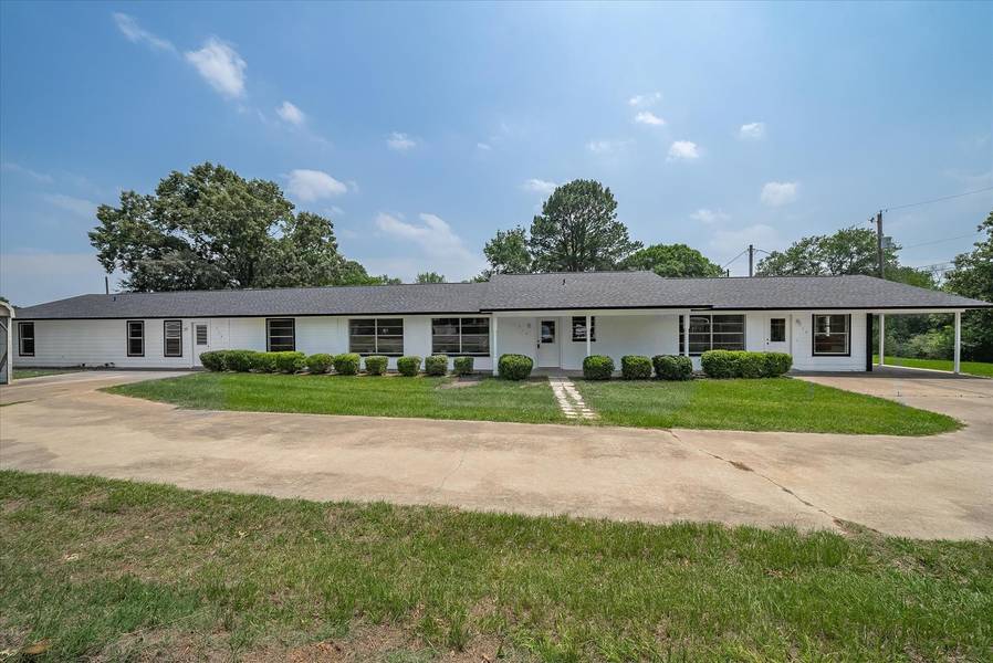 510 Bradburn Street #510, 512, 514, Grand Saline, TX 75140