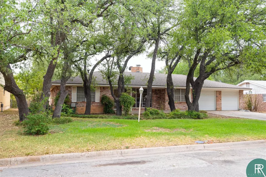 4205 8th Street, Brownwood, TX 76801