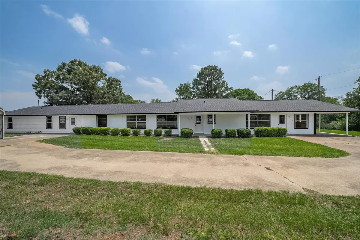 Grand Saline, TX 75140,510 Bradburn Street #510, 512, 514