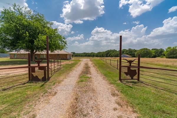 4396 Farm Road 275 S,  Cumby,  TX 75433