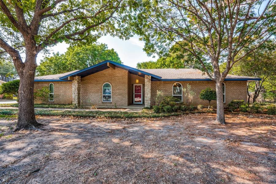 3909 W Sublett Road, Arlington, TX 76017