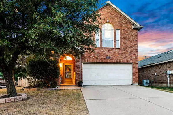 2801 Lynx Lane, Fort Worth, TX 76244