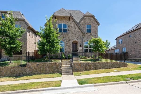 3746 Adriana Avenue, Irving, TX 75038