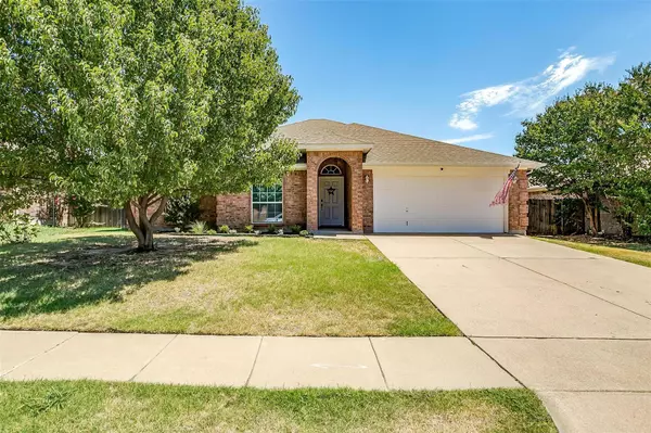 1008 Carlin Lane, Burleson, TX 76028