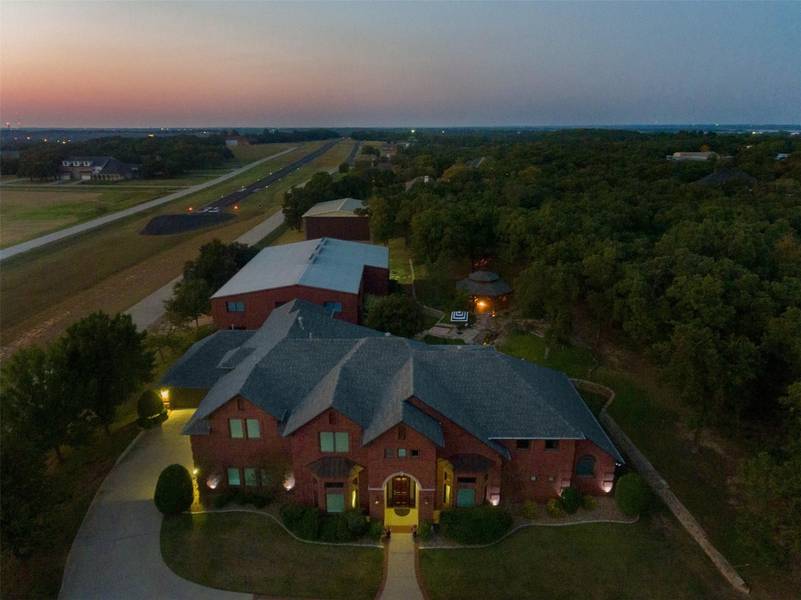 112 Hidden Valley Airpark, Shady Shores, TX 76208