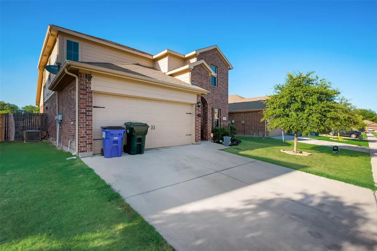 Azle, TX 76020,636 Cameron Way