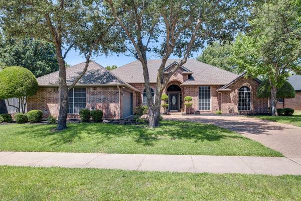 5505 Club House Drive, North Richland Hills, TX 76148