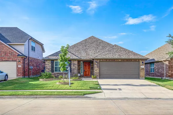 4741 Meadow Green Trail, Fort Worth, TX 76244