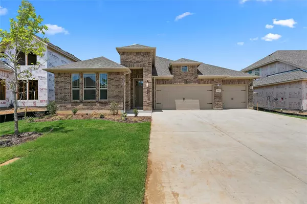 2901 Grand Lookout Lane, Arlington, TX 76001