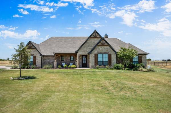 9607 Peaceful Escape Way, Grandview, TX 76050