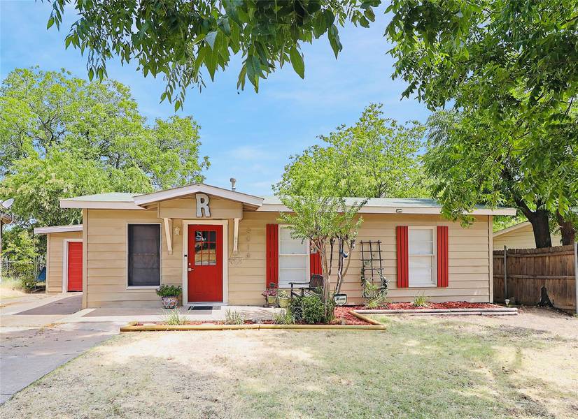 8016 Downe Drive, White Settlement, TX 76108