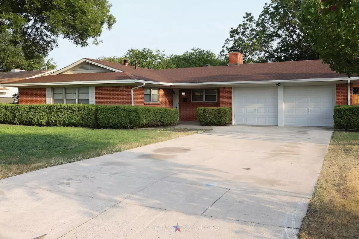 Benbrook, TX 76116,8109 Beechwood Drive