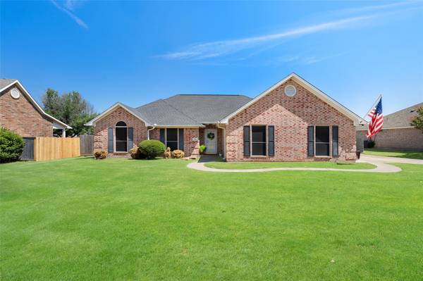 526 Preston Glen, Gunter, TX 75058