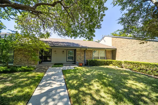 Dallas, TX 75240,13733 Flagstone Lane