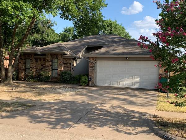 817 Larue Drive, Cedar Hill, TX 75104