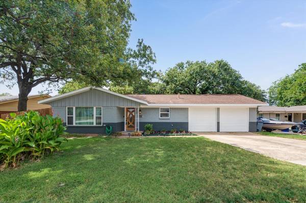 512 Slaughter Lane, Euless, TX 76040