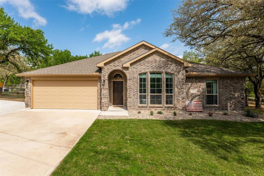 1426 E Seneca Court, Granbury, TX 76048