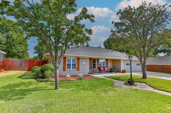 619 E 2nd Street, Muenster, TX 76252