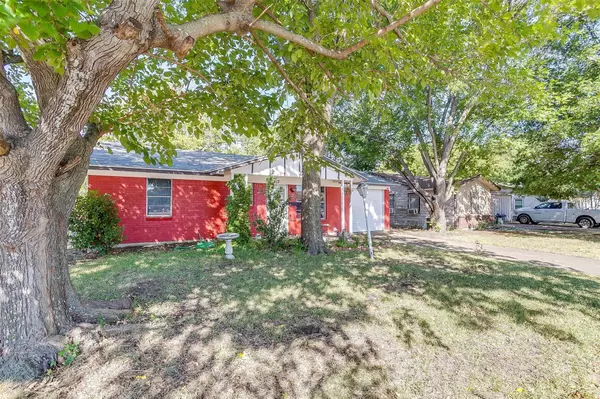 Burleson, TX 76028,413 NW Newton Drive