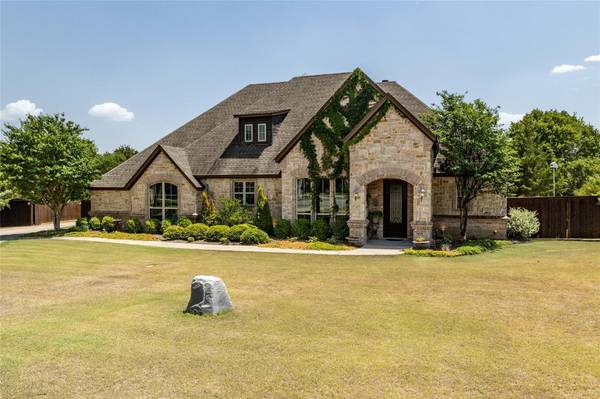 162 Oakwood Creek Lane, Weatherford, TX 76088